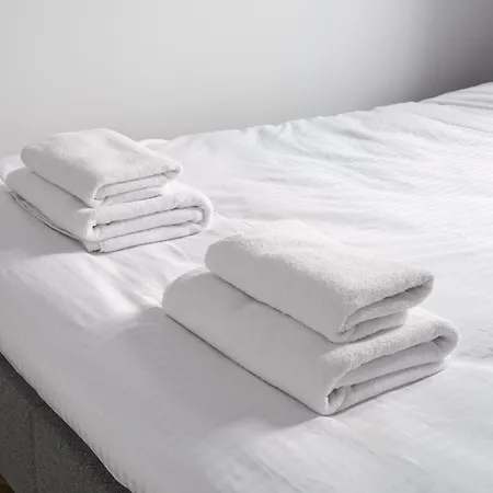 Sluzew 405a By Bookinghost Varşova