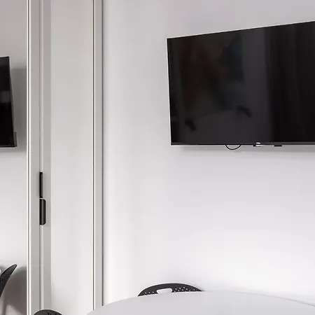 Sluzew 405a By Bookinghost Varsavia