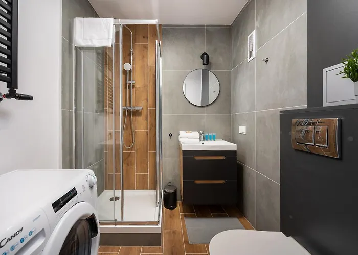 Sluzew 405a By Bookinghost *