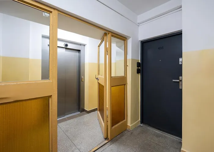 Sluzew 405a By Bookinghost