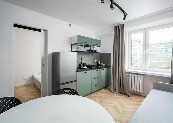 Sluzew 405a By Bookinghost *